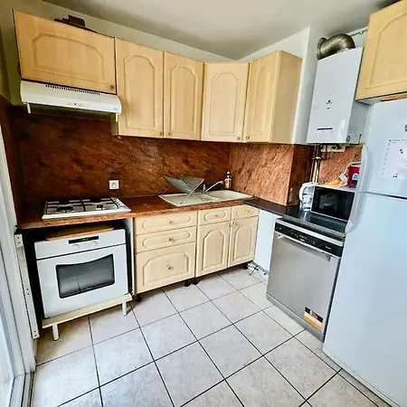 Appartement Impeccable Chambre, Bien Place, Calme & Equipe *